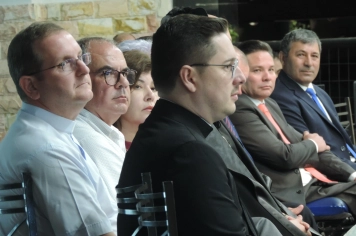 Foto - Sessão Solene - Entrega de Título de Cidadão Farturense ao Padre Carlos Garcia