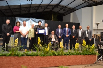Foto - Sessão Solene - Entrega de Título de Cidadão Farturense ao Padre Carlos Garcia