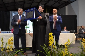 Foto - Sessão Solene - Entrega de Título de Cidadão Farturense ao Padre Carlos Garcia