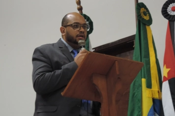 Foto - Sessão Solene - Entrega de Medalhas Prêmio Aluno Bom de Nota 2025