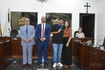 Foto - Sessão Solene - Entrega de Medalhas Prêmio Aluno Bom de Nota 2025