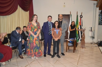 Foto - Sessão Solene - Entrega de Medalhas Prêmio Aluno Bom de Nota 2025