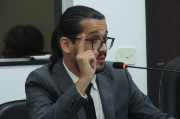 Foto - Sessão Solene - Entrega de Medalhas Prêmio Aluno Bom de Nota 2025
