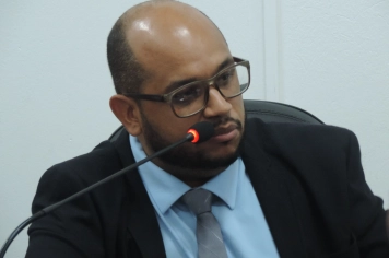Foto - Sessão Solene - Entrega de Medalhas Prêmio Aluno Bom de Nota 2025