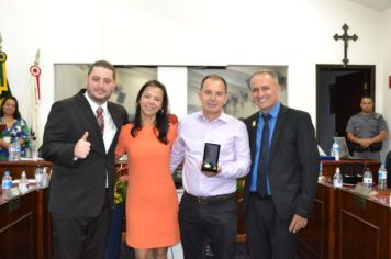 Foto - Sessão Solene - Entrega de Título e Medalhas