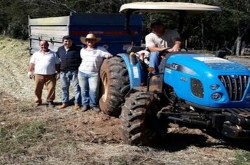 VEREADOR JOÃO BURANELLO VISITA PROPRIEDADE RURAL EM FARTURA