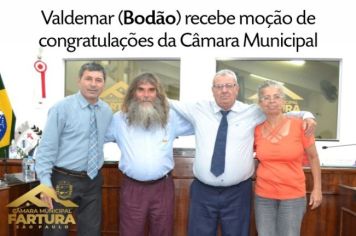 Valdemar Bodão recebe Moção na Câmara