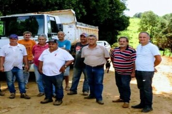 VEREADOR DECINHO MARTINS ACOMPANHA OBRAS NA ZONA RURAL