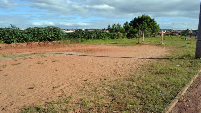 Moradores solicitam melhorias no campo de futebol no Bairro Bela Vista