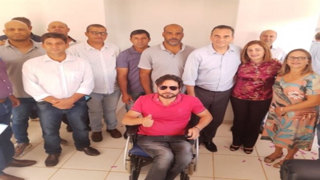 VEREADORES PARTICIPAM DE ENTREGA DAS 186 CASAS DO CONJUNTO HABITACIONAL MARLI MENEGUEL