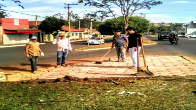 Vereador Buranello acompanha melhorias executadas pela Prefeitura e faz serviço voluntário