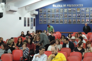 Foto - Sessão Solene - Entrega da Medalha Professora Rose 2025