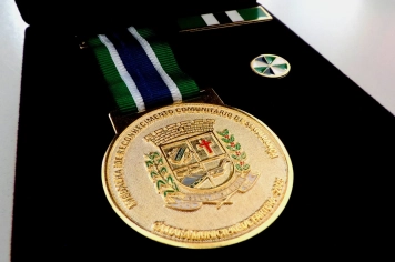 Câmara de Fartura homenageia policiais civis e militares que se destacaram no último ano